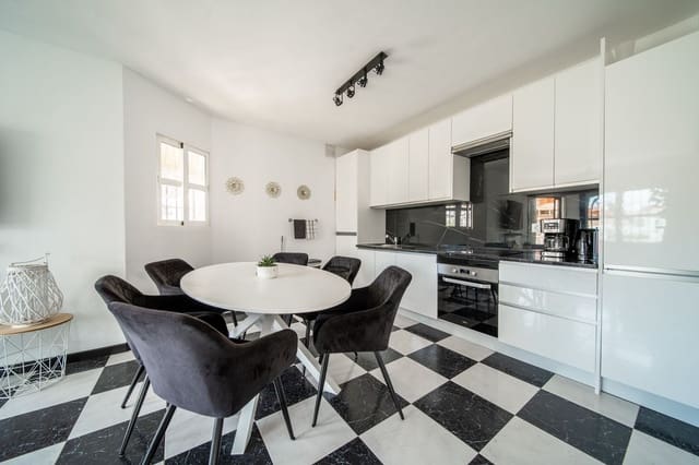 9 Zimmer Villa zu verkaufen in Benalmádena mit Pool Garage - 830.000 € (Ref: 10154137)
