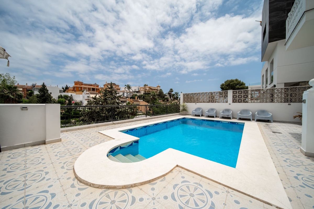 9 bedroom Villa for sale in Benalmadena with pool - € 830,000 (Ref: 10154137)
