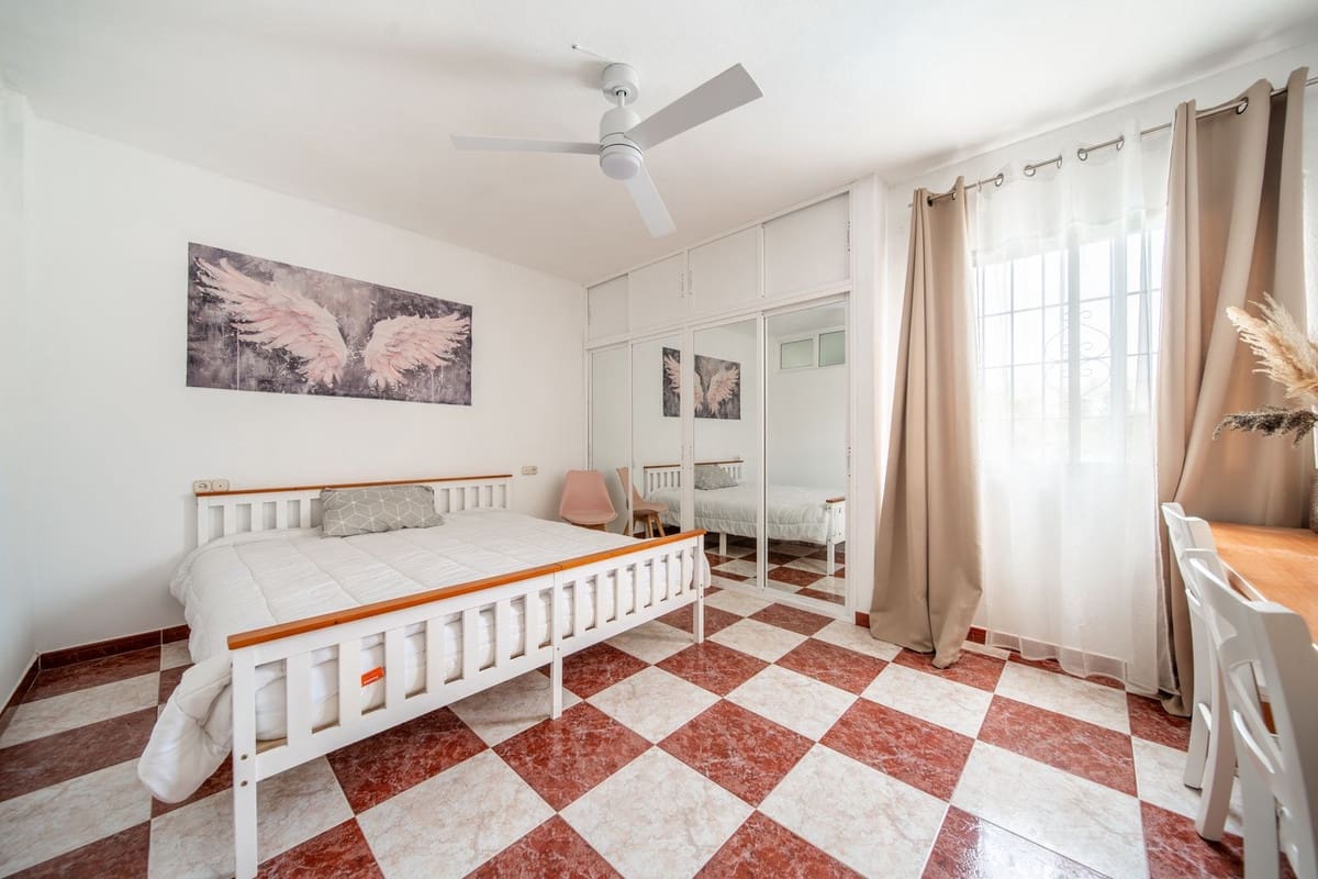 9 bedroom Villa for sale in Benalmadena with pool - € 830,000 (Ref: 10154137)