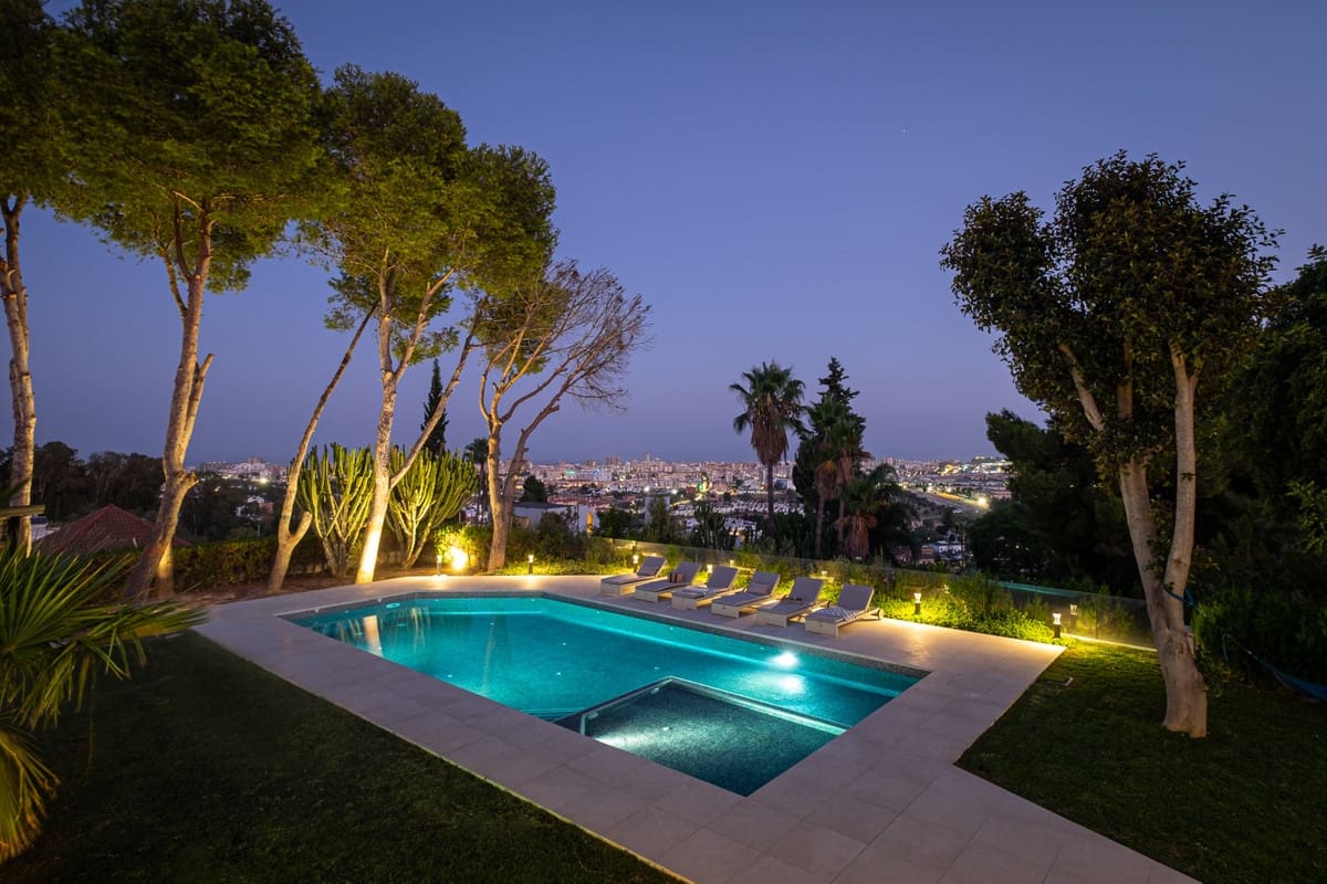 6 bedroom Villa for sale in Benalmadena with pool - € 2,995,000 (Ref: 10154138)