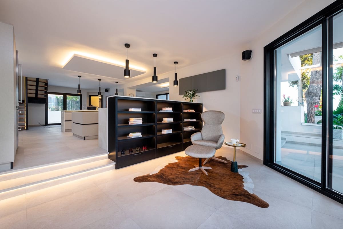 6 bedroom Villa for sale in Benalmadena with pool - € 2,995,000 (Ref: 10154138)