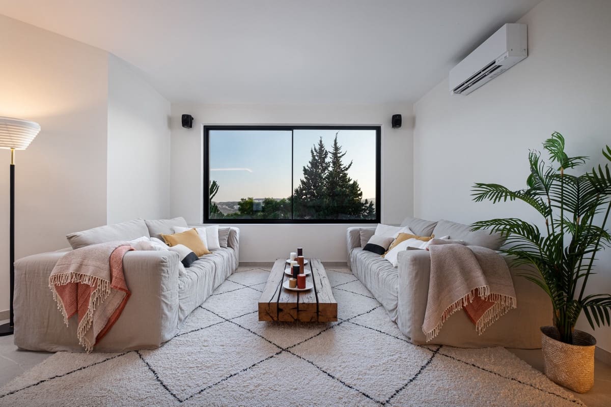 6 bedroom Villa for sale in Benalmadena with pool - € 2,995,000 (Ref: 10154138)