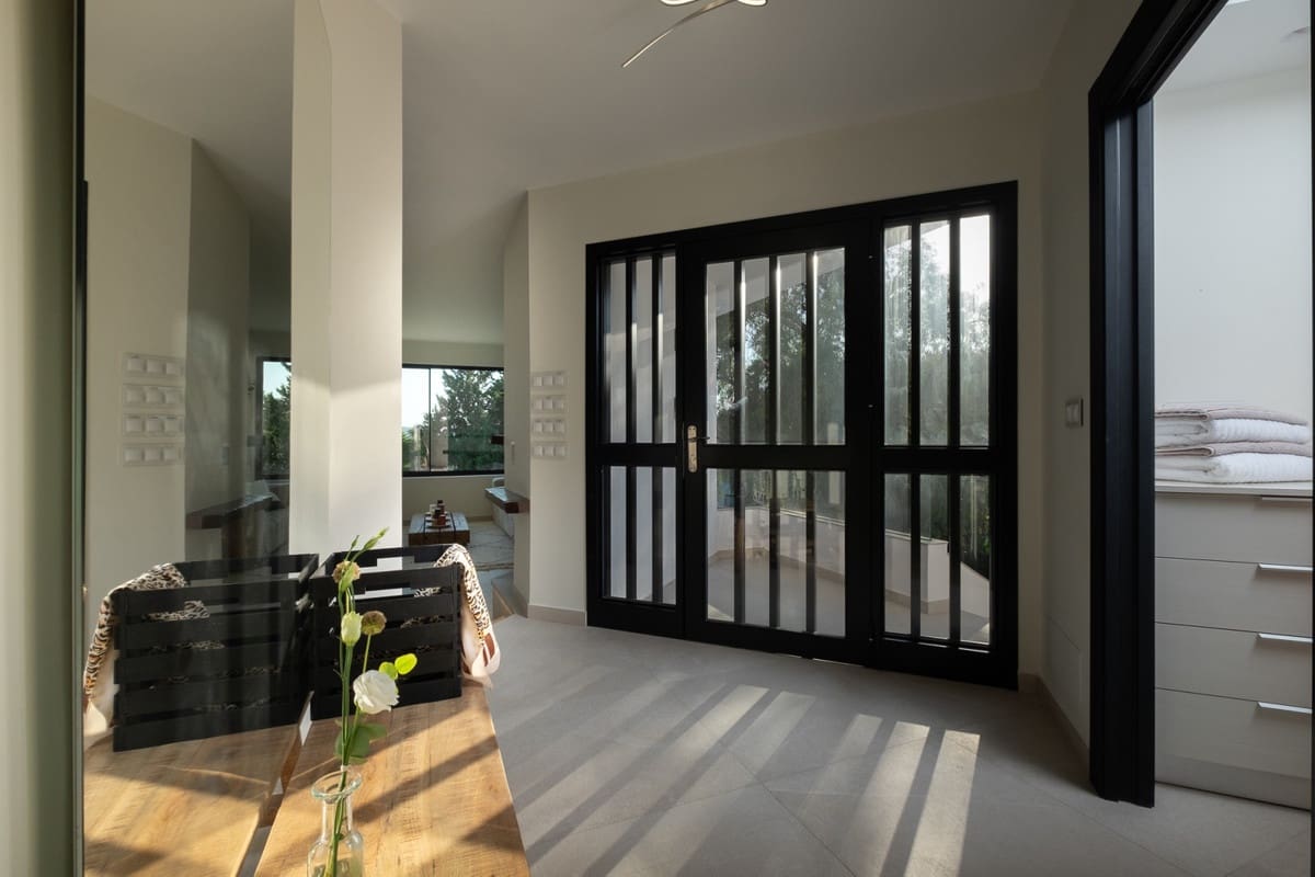 6 bedroom Villa for sale in Benalmadena with pool - € 2,995,000 (Ref: 10154138)