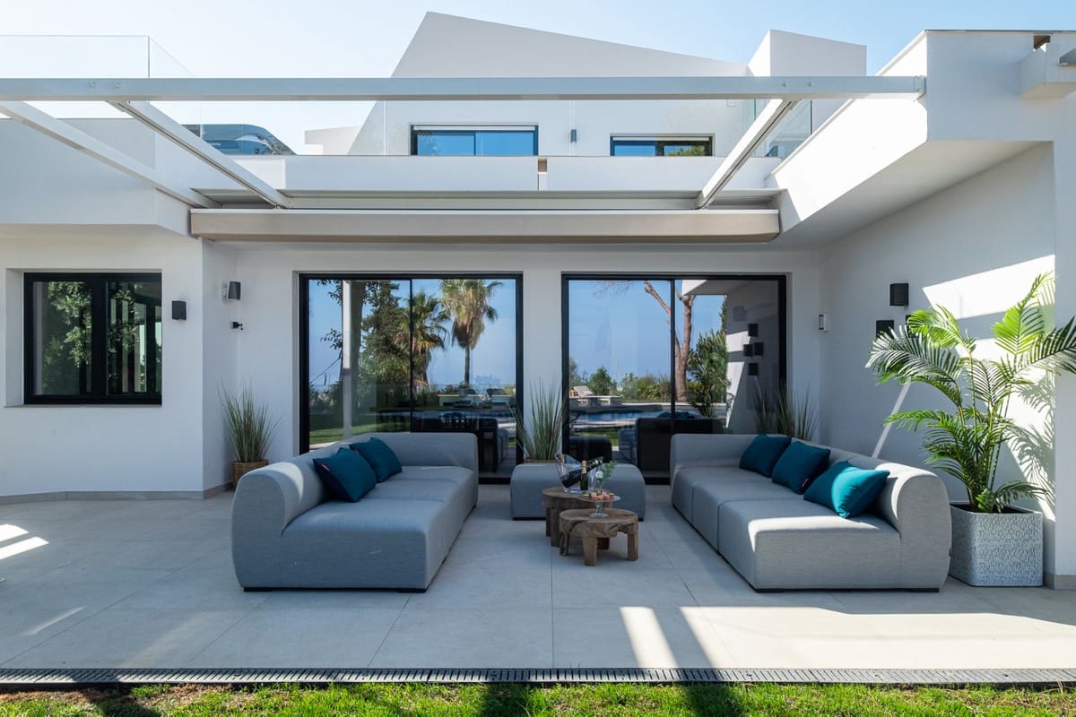 6 bedroom Villa for sale in Benalmadena with pool - € 2,995,000 (Ref: 10154138)