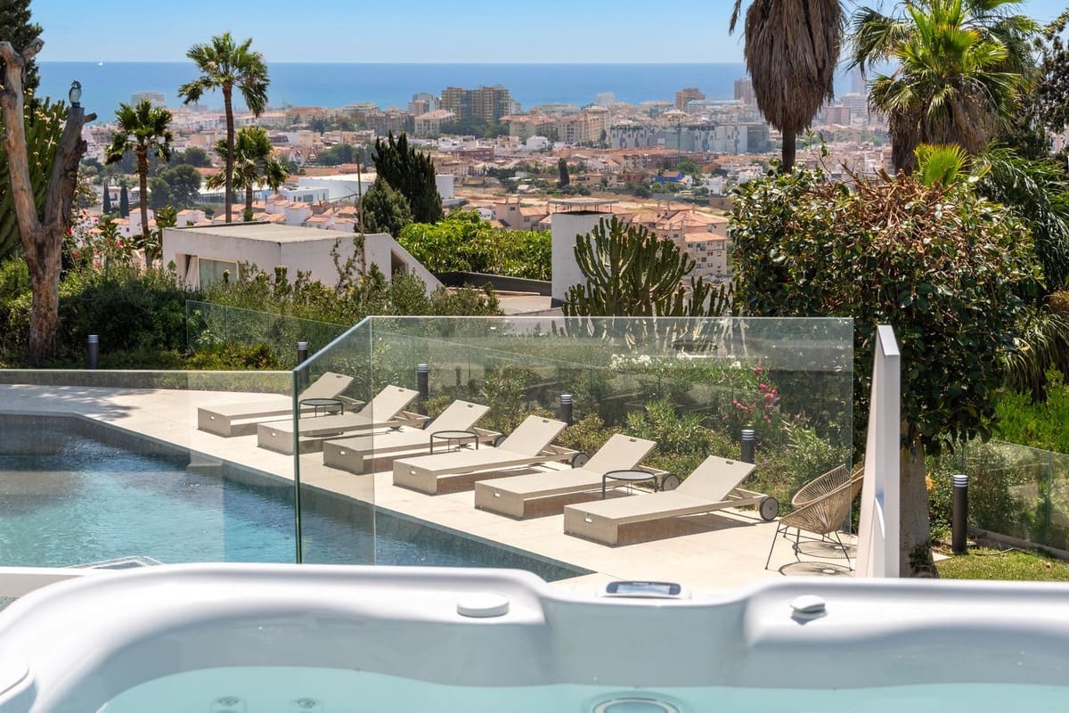 6 bedroom Villa for sale in Benalmadena with pool - € 2,995,000 (Ref: 10154138)