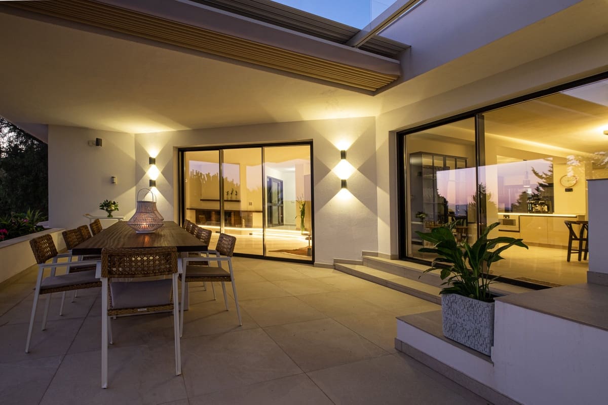 6 bedroom Villa for sale in Benalmadena with pool - € 2,995,000 (Ref: 10154138)