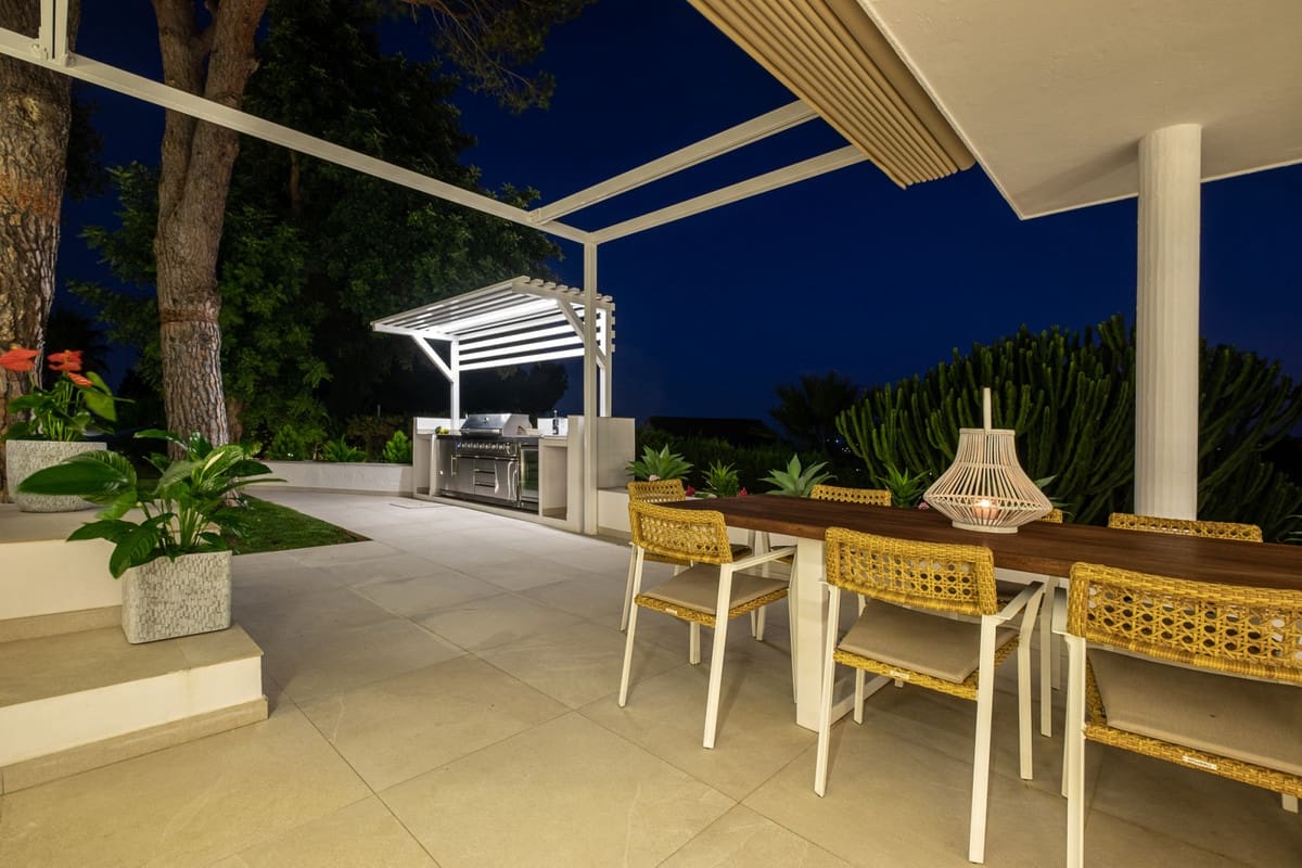6 bedroom Villa for sale in Benalmadena with pool - € 2,995,000 (Ref: 10154138)