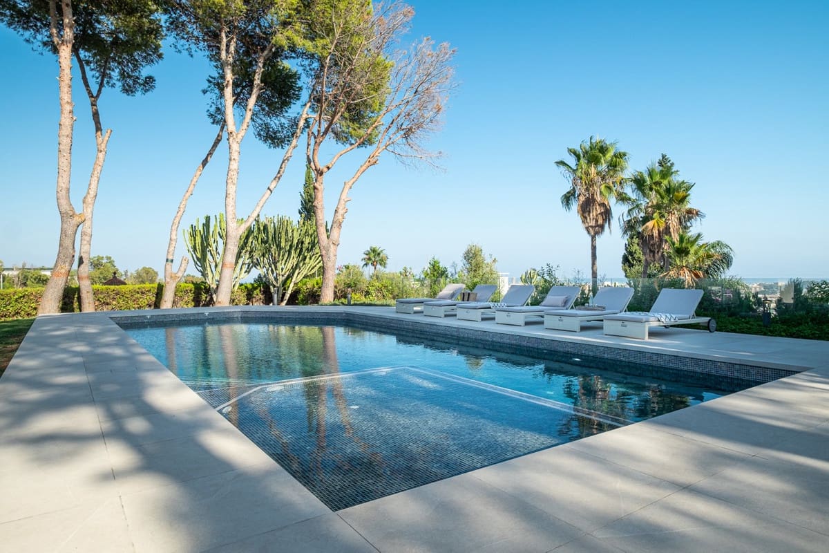 6 bedroom Villa for sale in Benalmadena with pool - € 2,995,000 (Ref: 10154138)