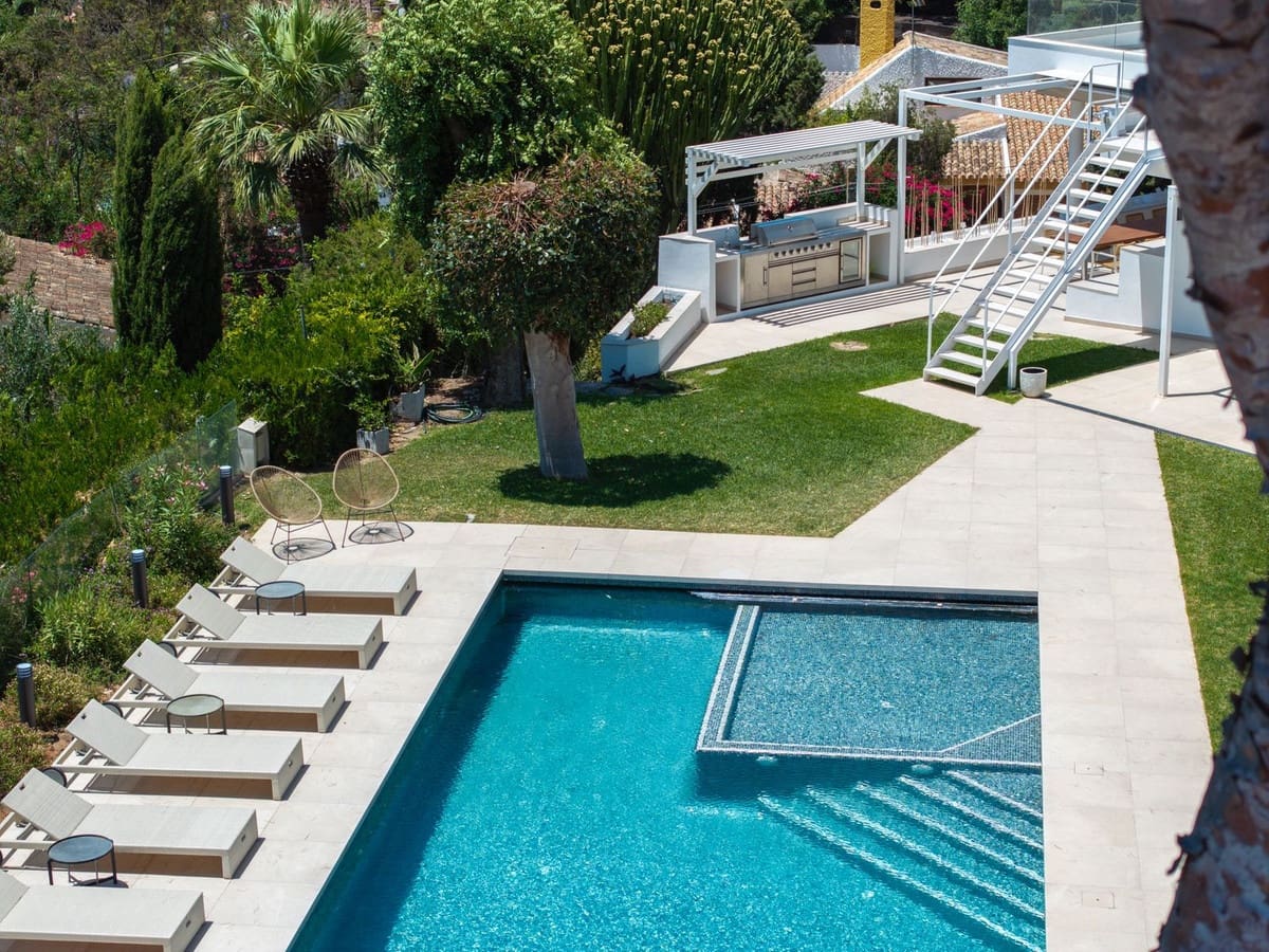 6 bedroom Villa for sale in Benalmadena with pool - € 2,995,000 (Ref: 10154138)