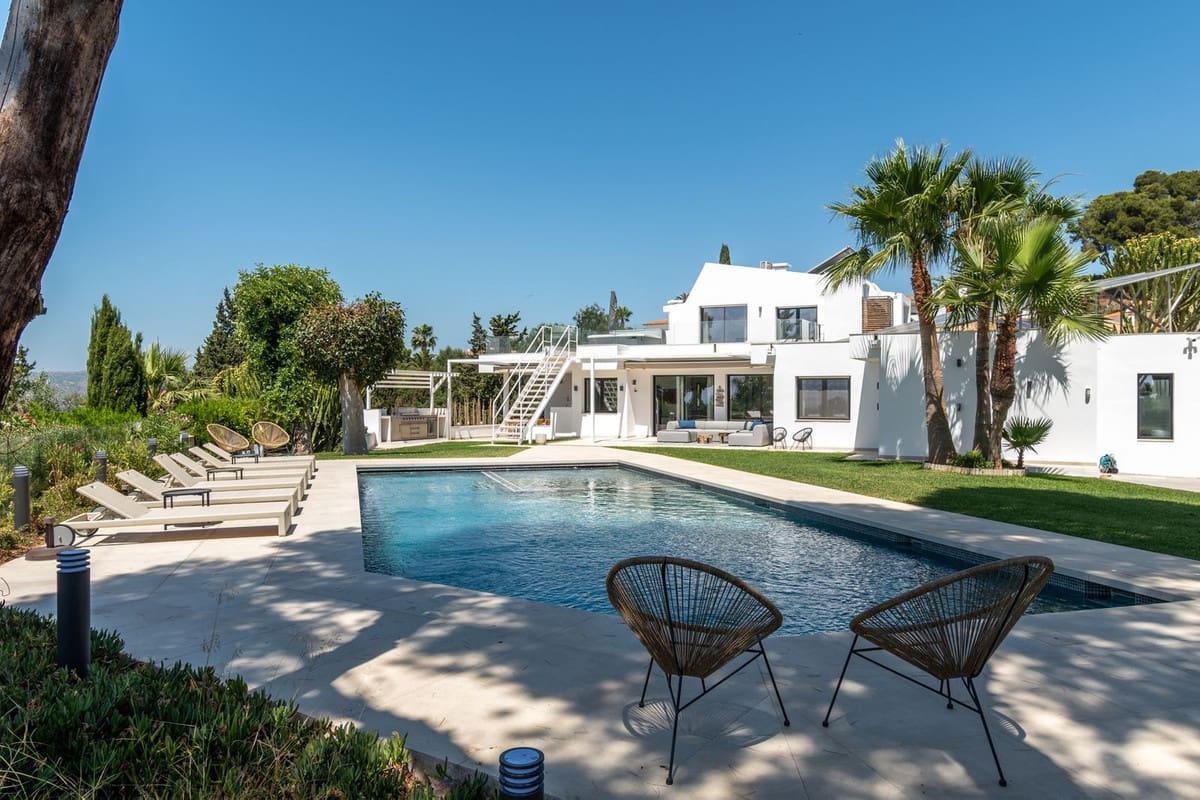 6 bedroom Villa for sale in Benalmadena with pool - € 2,995,000 (Ref: 10154138)