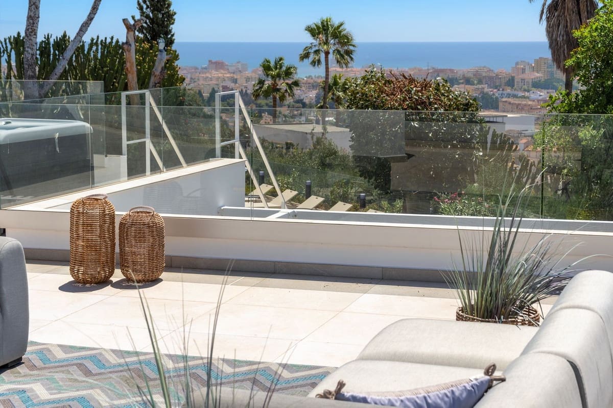 6 bedroom Villa for sale in Benalmadena with pool - € 2,995,000 (Ref: 10154138)