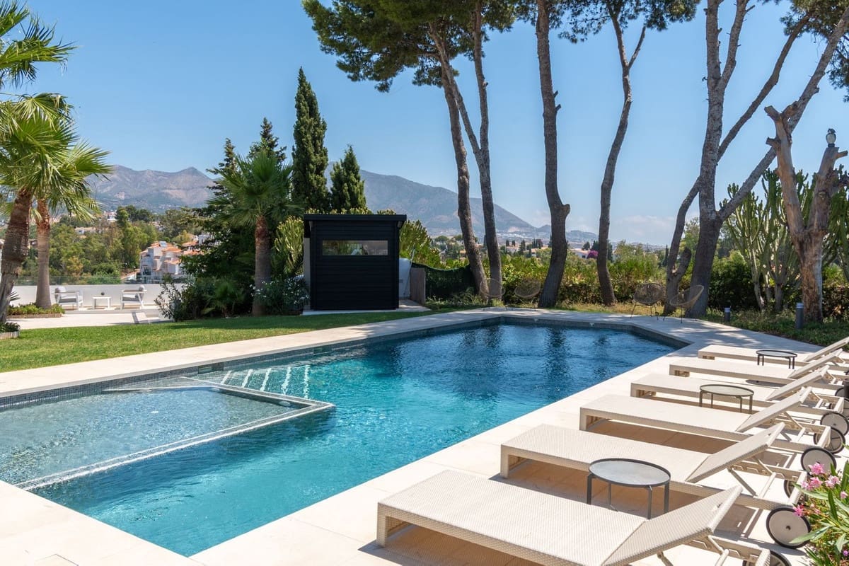 6 bedroom Villa for sale in Benalmadena with pool - € 2,995,000 (Ref: 10154138)