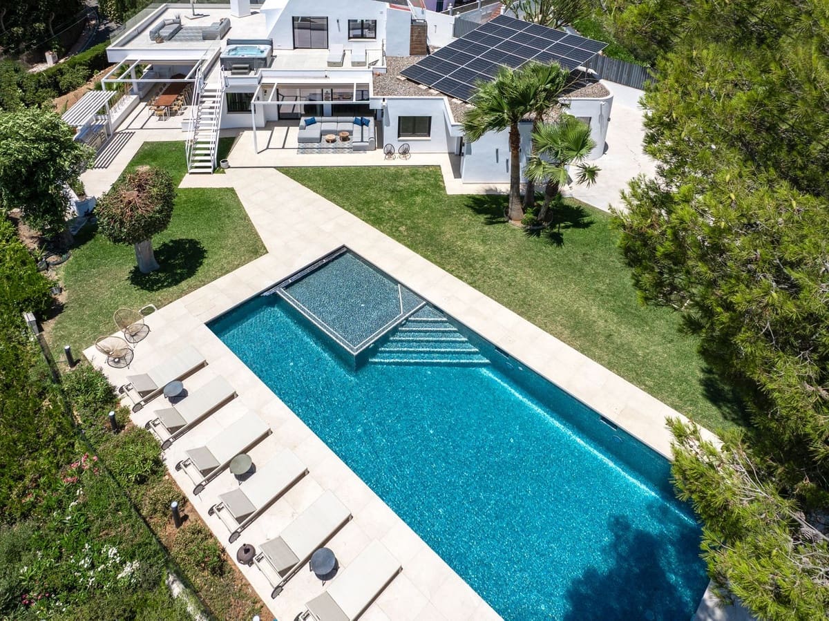 6 bedroom Villa for sale in Benalmadena with pool - € 2,995,000 (Ref: 10154138)