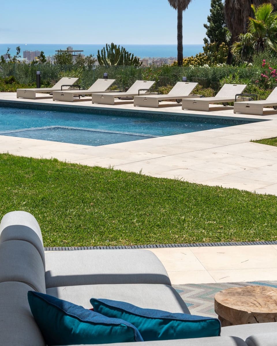 6 bedroom Villa for sale in Benalmadena with pool - € 2,995,000 (Ref: 10154138)