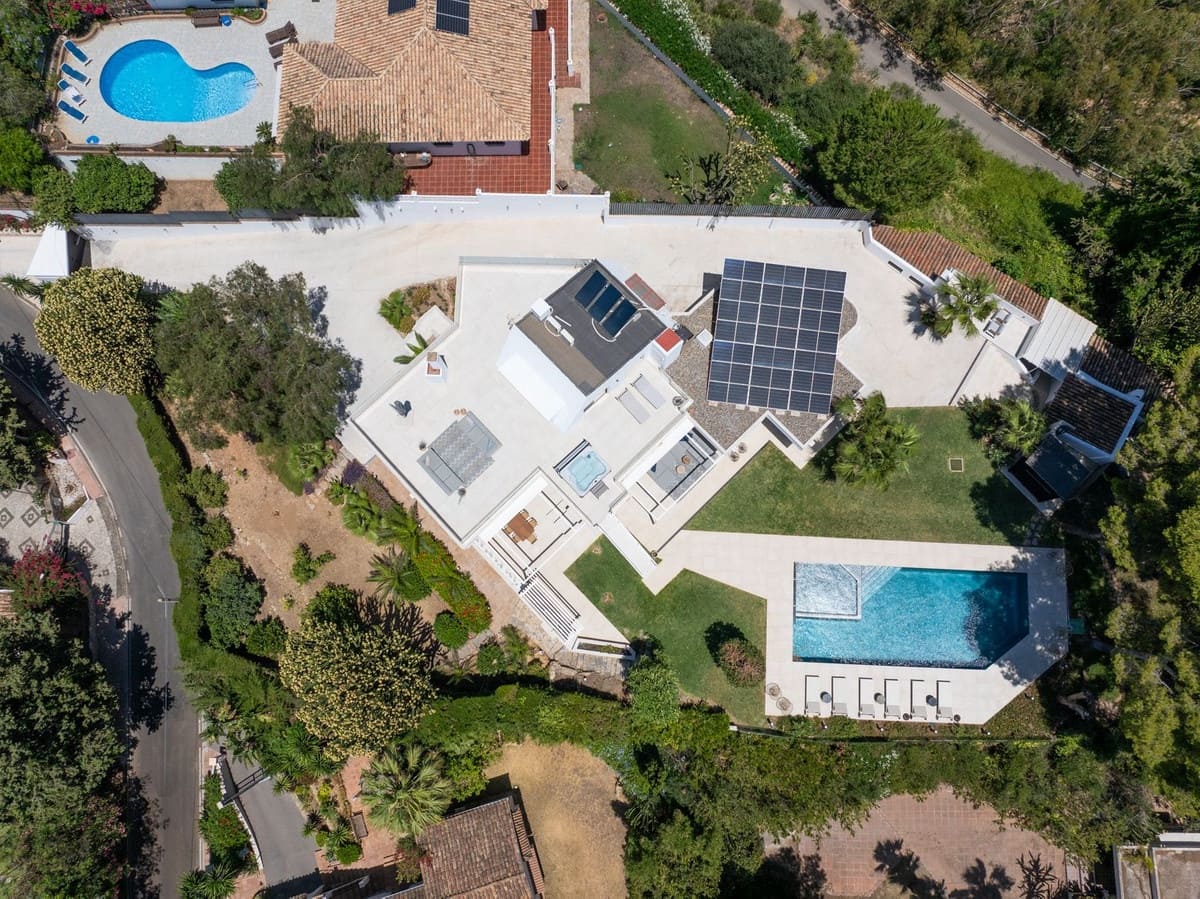 6 bedroom Villa for sale in Benalmadena with pool - € 2,995,000 (Ref: 10154138)