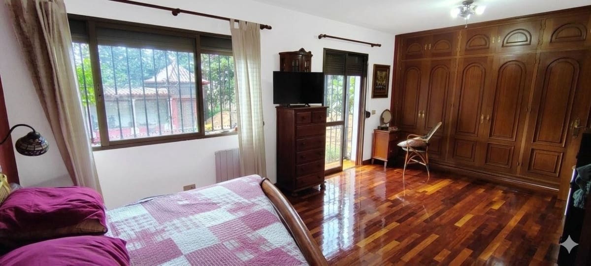 3 soveværelse Villa til salg i Rio Real med swimmingpool garage - € 1.600.000 (Ref: 10154141)