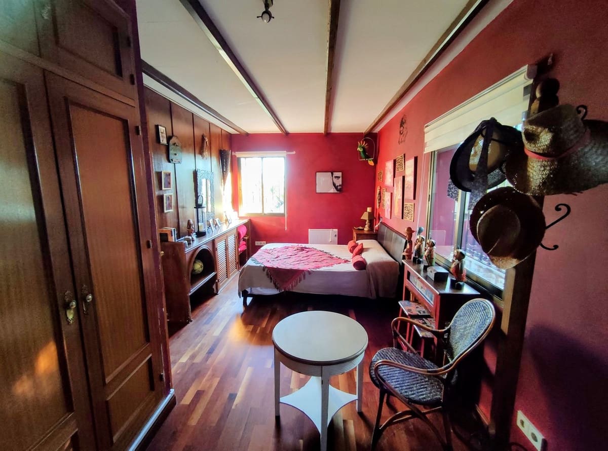 3 soveværelse Villa til salg i Rio Real med swimmingpool garage - € 1.600.000 (Ref: 10154141)