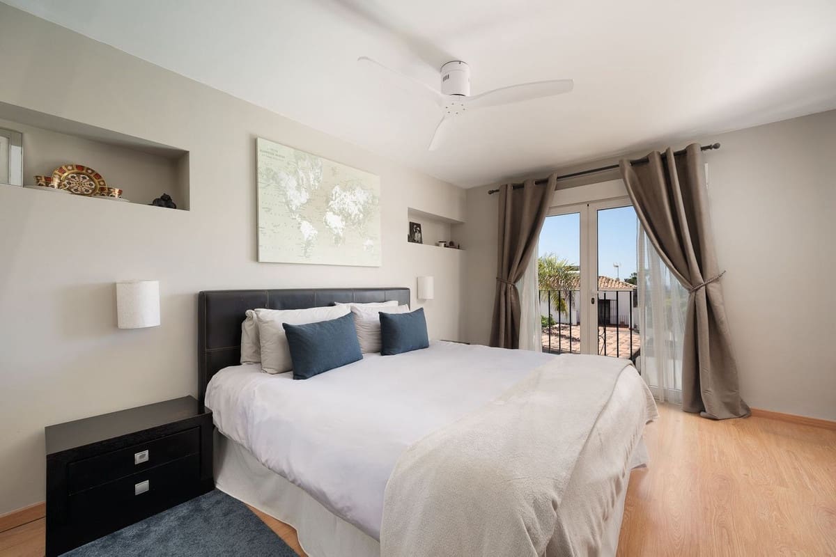 6 Zimmer Villa zu verkaufen in Rio Real mit Pool Garage - 1.795.000 € (Ref: 10154142)