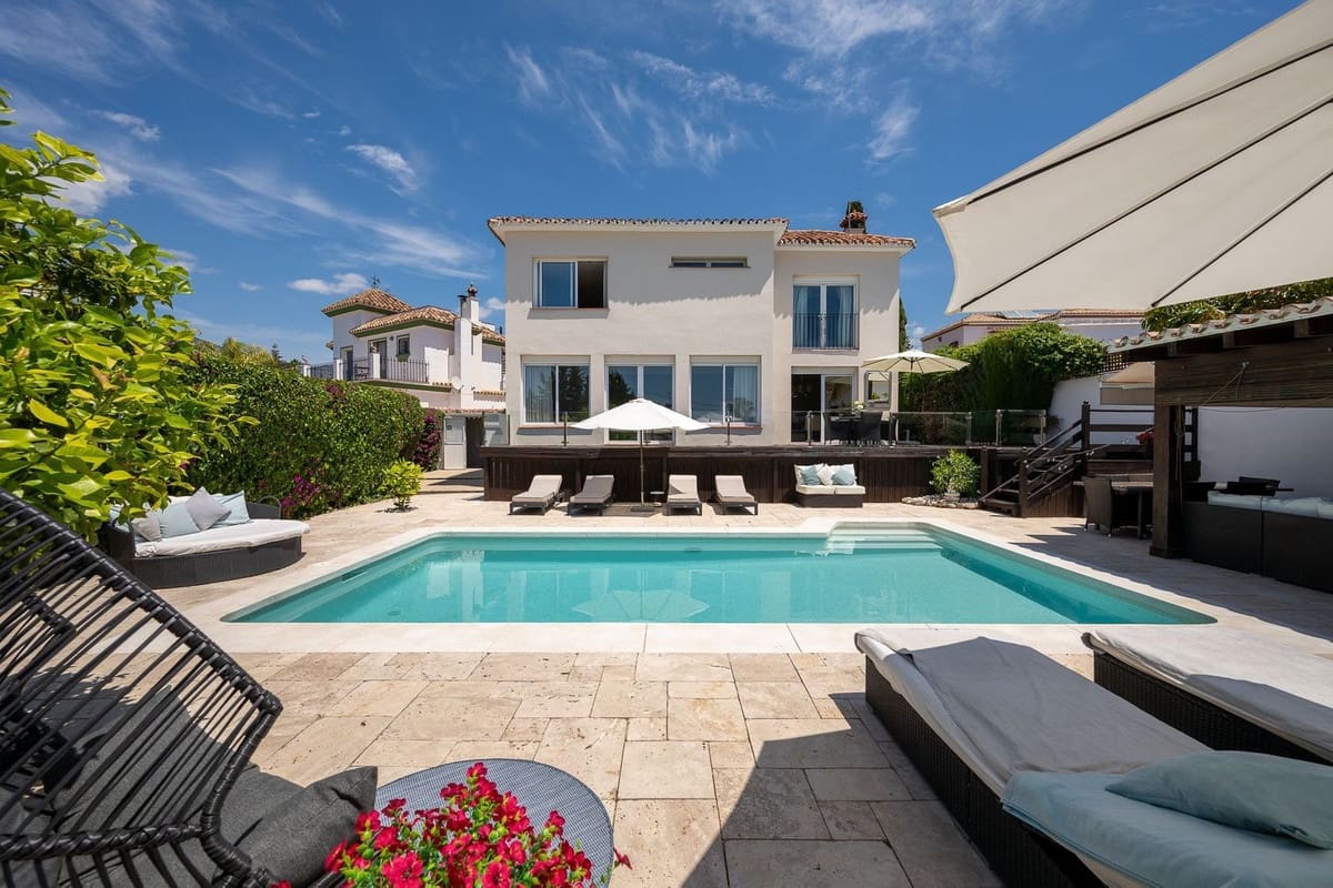 6 Zimmer Villa zu verkaufen in Rio Real mit Pool Garage - 1.795.000 € (Ref: 10154142)