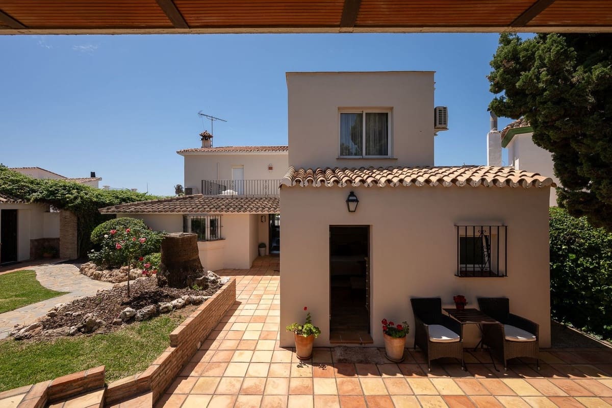 6 Zimmer Villa zu verkaufen in Rio Real mit Pool Garage - 1.795.000 € (Ref: 10154142)