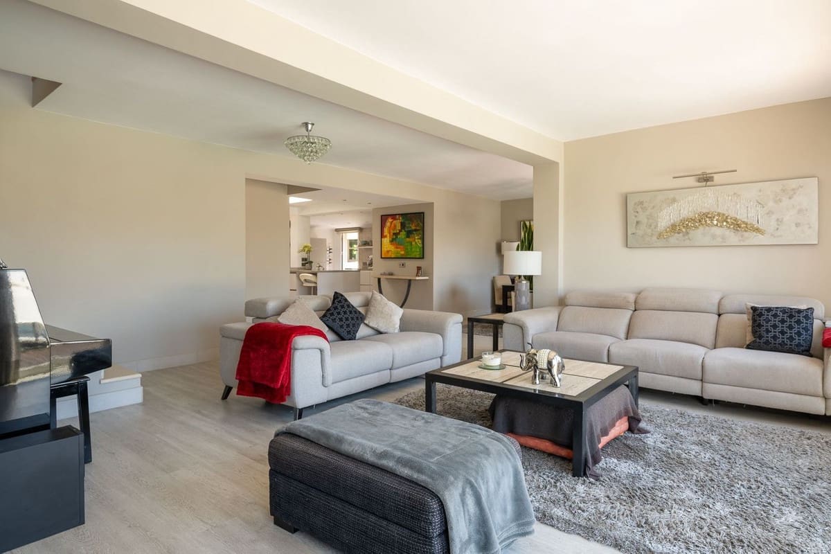 6 Zimmer Villa zu verkaufen in Rio Real mit Pool Garage - 1.795.000 € (Ref: 10154142)