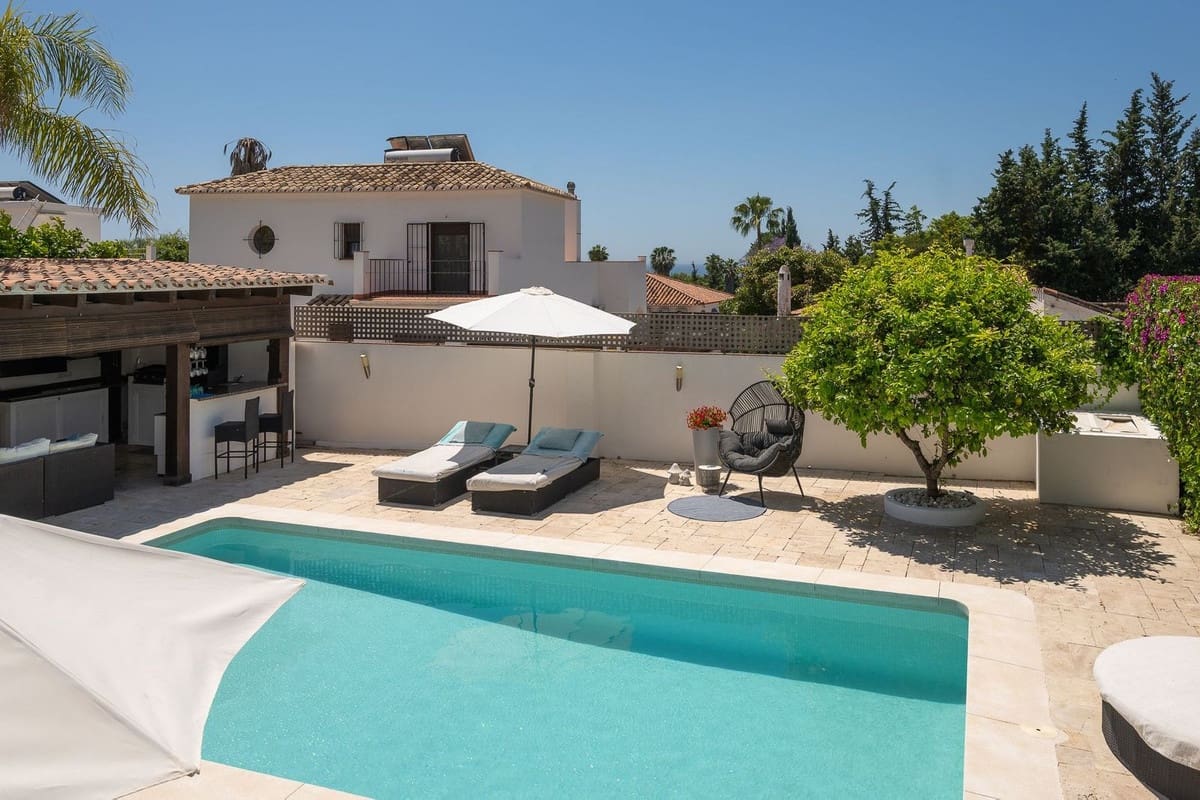 6 Zimmer Villa zu verkaufen in Rio Real mit Pool Garage - 1.795.000 € (Ref: 10154142)
