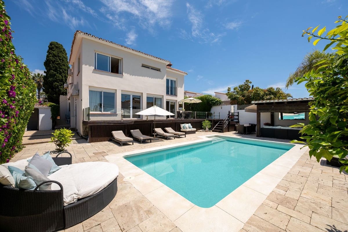 6 Zimmer Villa zu verkaufen in Rio Real mit Pool Garage - 1.795.000 € (Ref: 10154142)