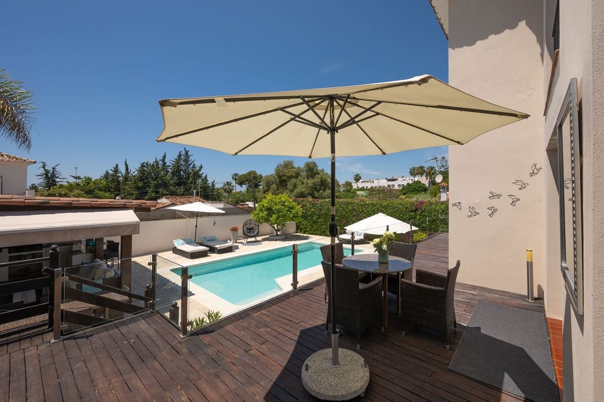 6 Zimmer Villa zu verkaufen in Rio Real mit Pool Garage - 1.795.000 € (Ref: 10154142)