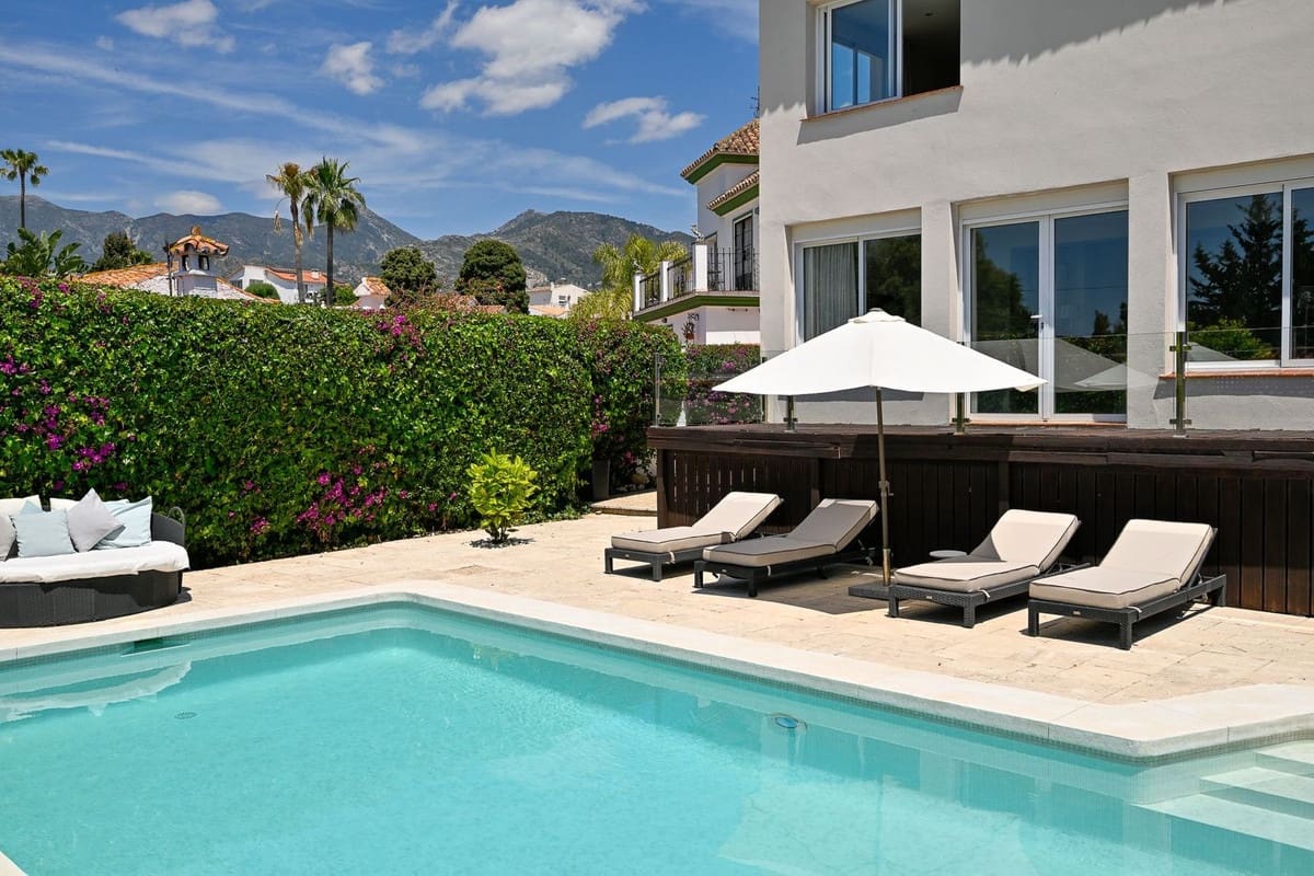 6 Zimmer Villa zu verkaufen in Rio Real mit Pool Garage - 1.795.000 € (Ref: 10154142)