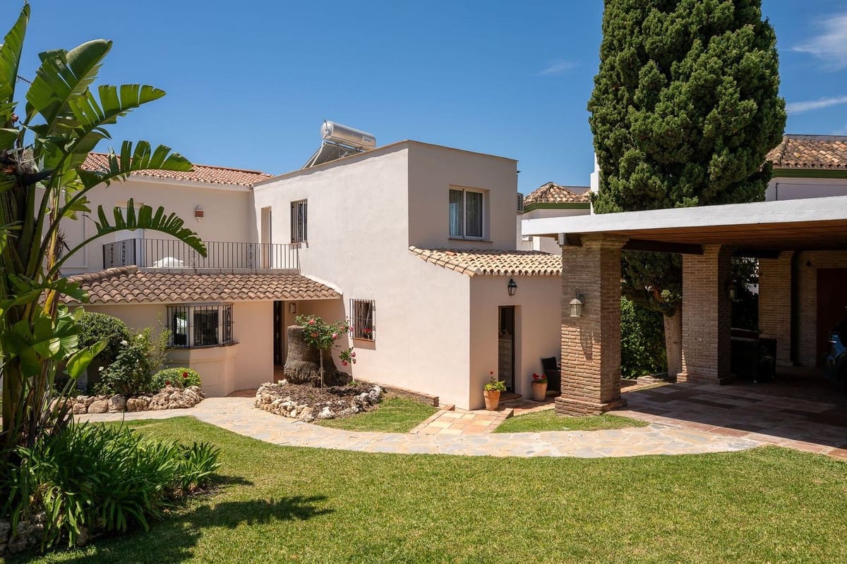 6 Zimmer Villa zu verkaufen in Rio Real mit Pool Garage - 1.795.000 € (Ref: 10154142)