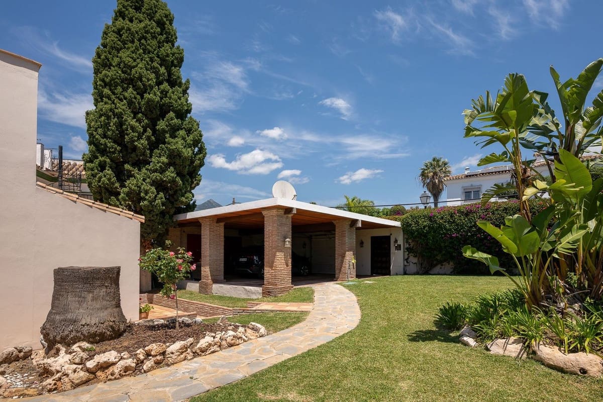 6 Zimmer Villa zu verkaufen in Rio Real mit Pool Garage - 1.795.000 € (Ref: 10154142)