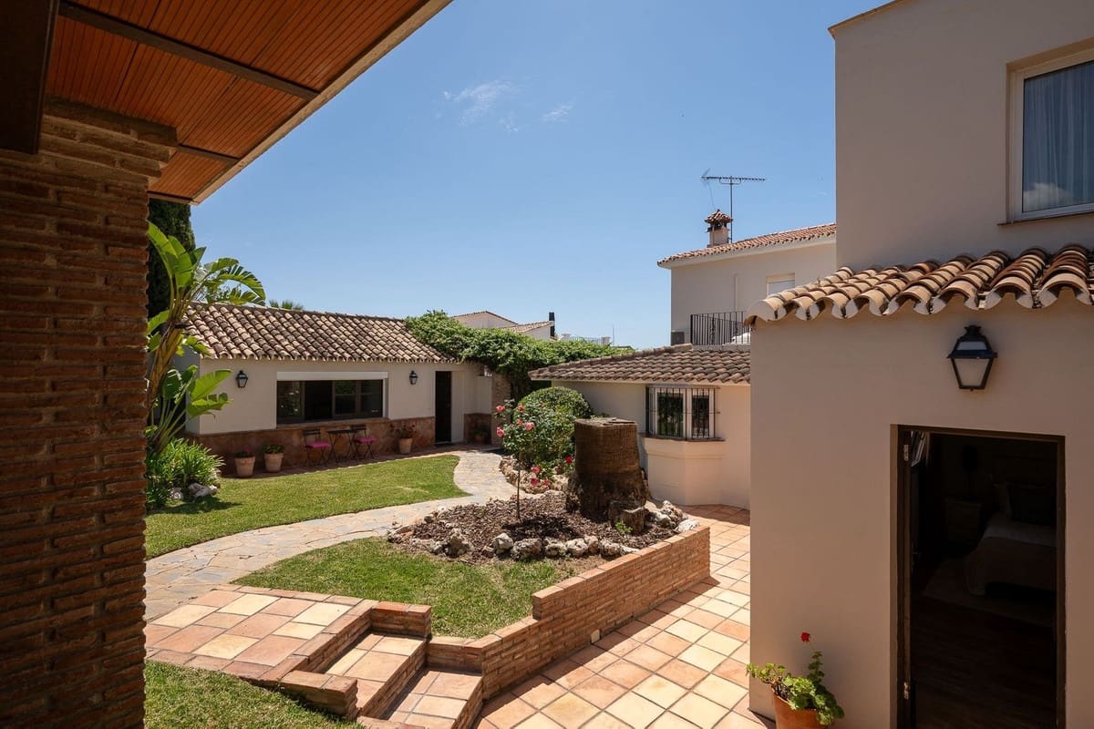 6 Zimmer Villa zu verkaufen in Rio Real mit Pool Garage - 1.795.000 € (Ref: 10154142)