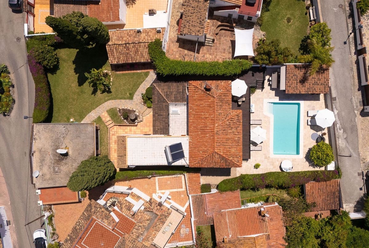 6 Zimmer Villa zu verkaufen in Rio Real mit Pool Garage - 1.795.000 € (Ref: 10154142)