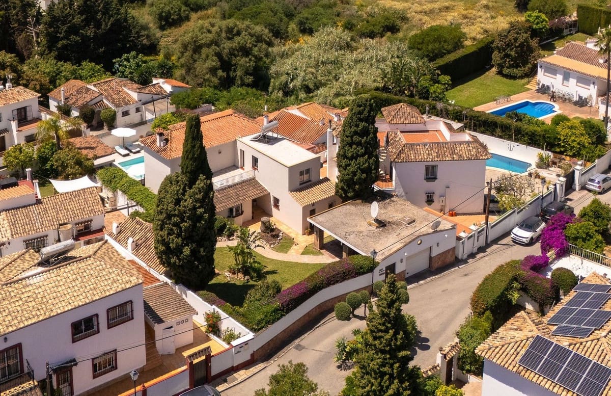 6 Zimmer Villa zu verkaufen in Rio Real mit Pool Garage - 1.795.000 € (Ref: 10154142)