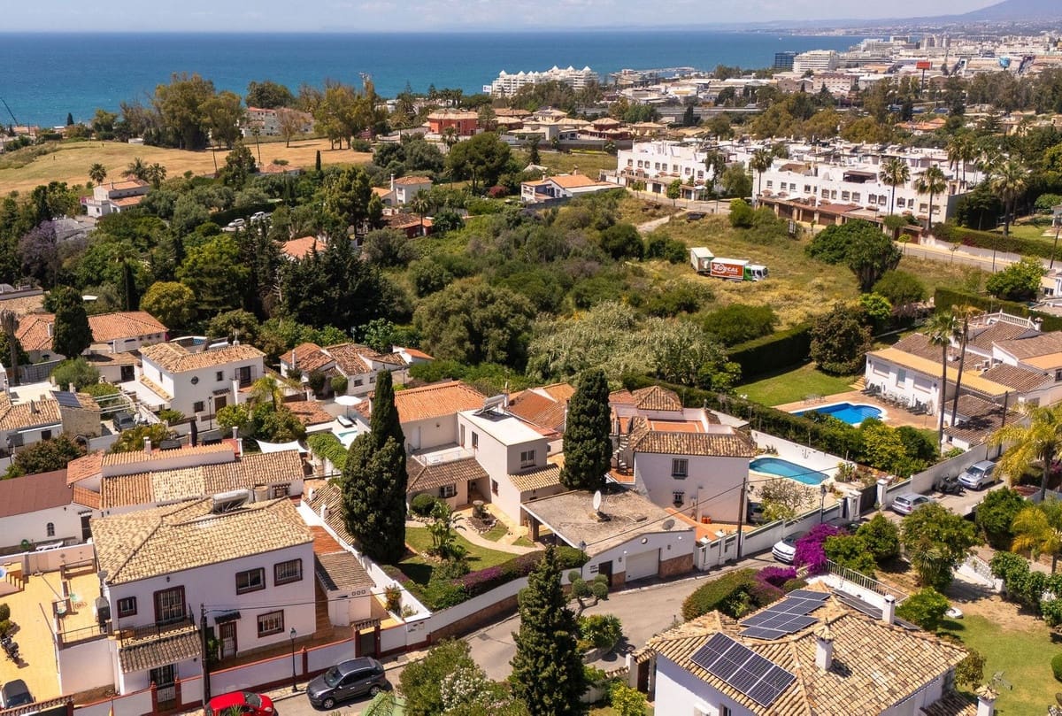 6 Zimmer Villa zu verkaufen in Rio Real mit Pool Garage - 1.795.000 € (Ref: 10154142)