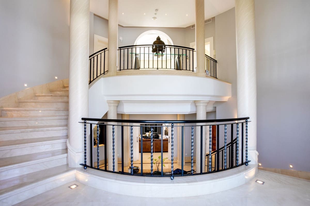 5 bedroom Villa for sale in Benahavis with pool garage - € 4,500,000 (Ref: 10156833)