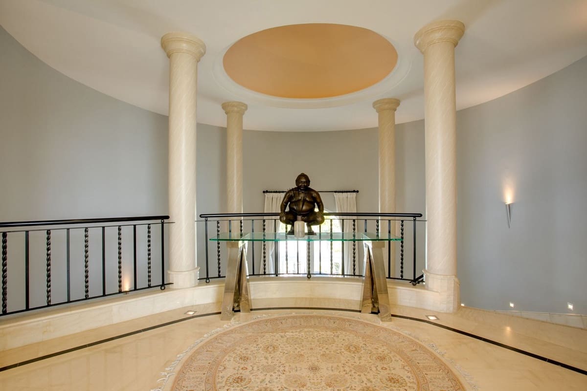 5 bedroom Villa for sale in Benahavis with pool garage - € 4,500,000 (Ref: 10156833)