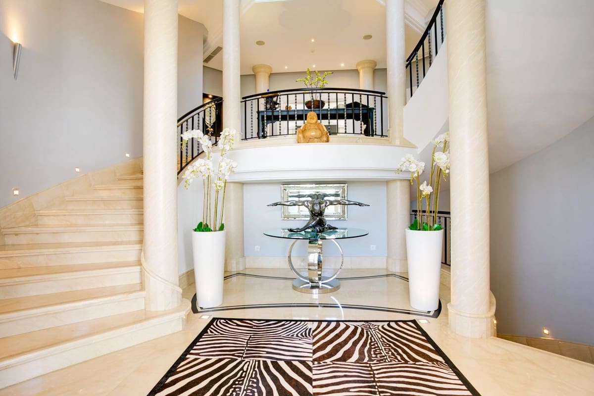 5 bedroom Villa for sale in Benahavis with pool garage - € 4,500,000 (Ref: 10156833)
