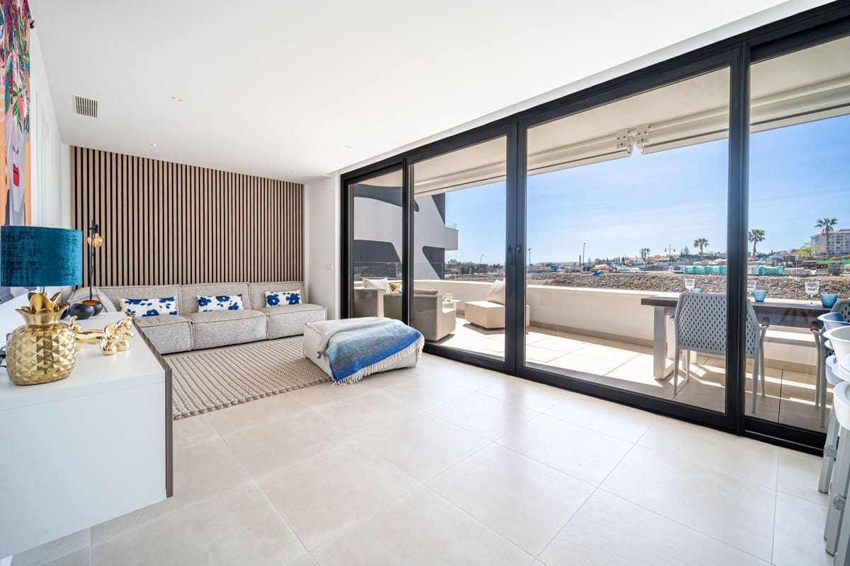 2 soverom Leilighet til salgs i Fuengirola med svømmebasseng garasje - € 425 000 (Ref: 10156835)