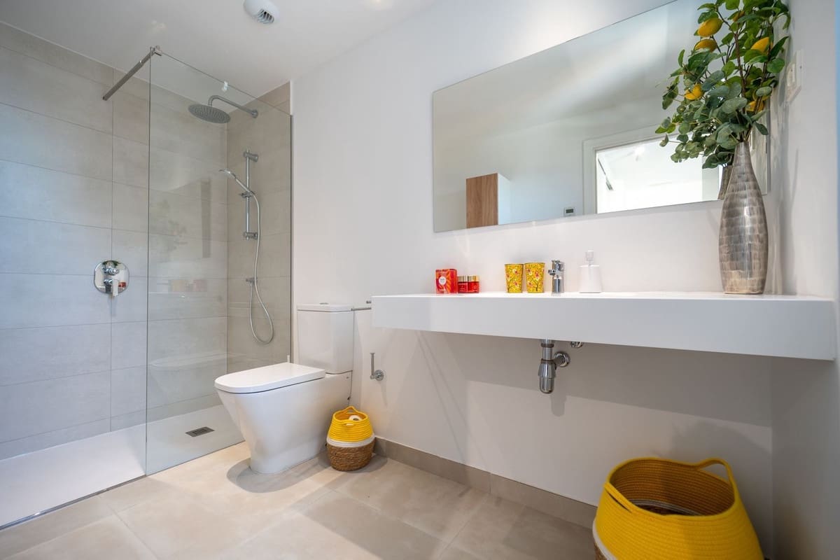 2 soverom Leilighet til salgs i Fuengirola med svømmebasseng garasje - € 425 000 (Ref: 10156835)