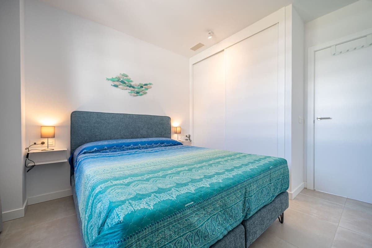 2 soverom Leilighet til salgs i Fuengirola med svømmebasseng garasje - € 425 000 (Ref: 10156835)