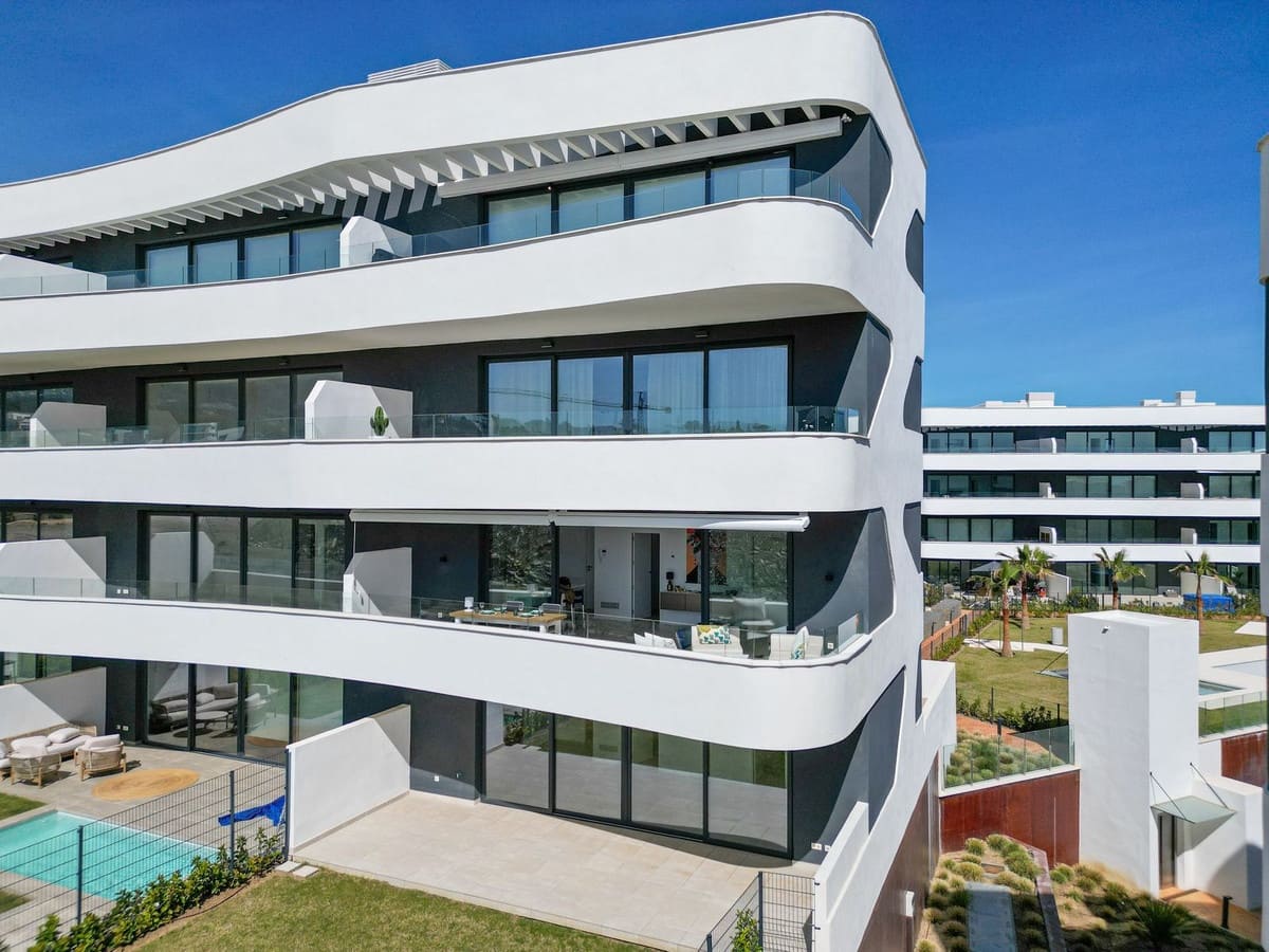 2 soverom Leilighet til salgs i Fuengirola med svømmebasseng garasje - € 425 000 (Ref: 10156835)