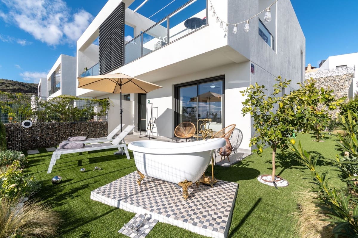3 sypialnia Dom blizniak na sprzedaż w Riviera del Sol z basenem garażem - 795 000 € (Ref: 10156837)