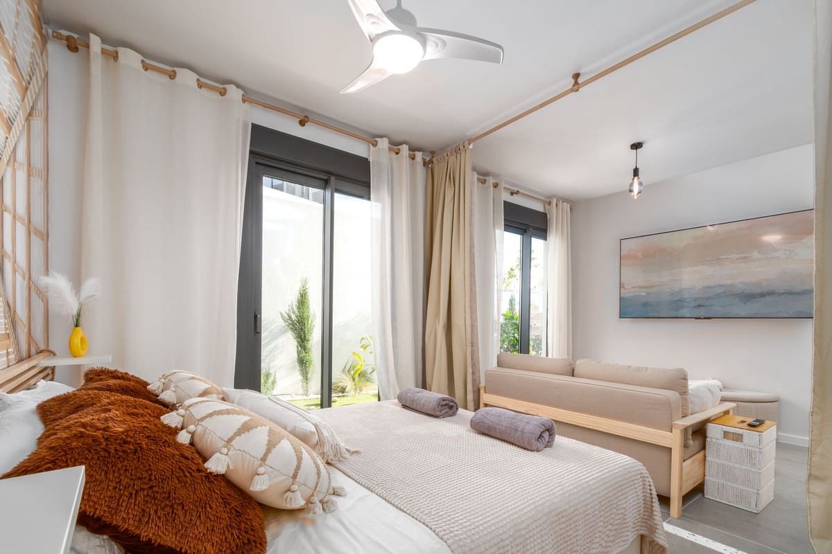 3 sypialnia Dom blizniak na sprzedaż w Riviera del Sol z basenem garażem - 795 000 € (Ref: 10156837)