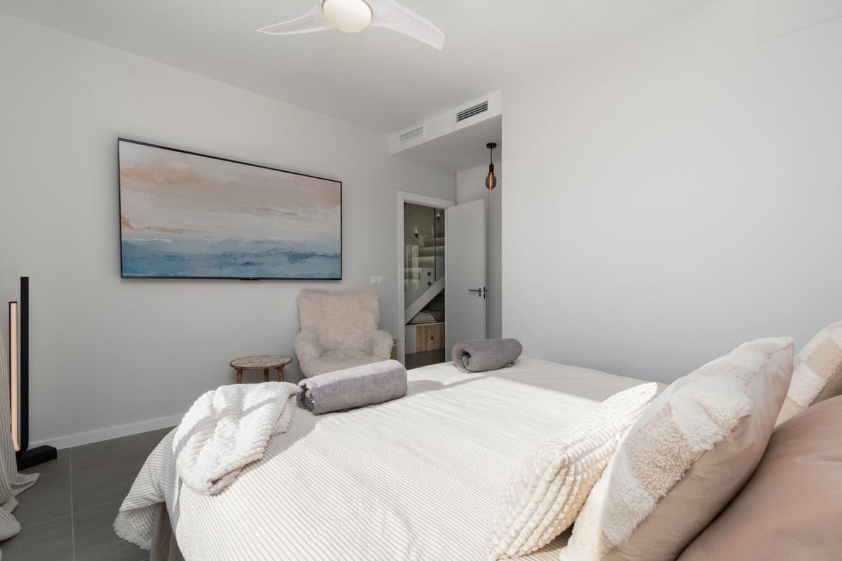 3 sypialnia Dom blizniak na sprzedaż w Riviera del Sol z basenem garażem - 795 000 € (Ref: 10156837)