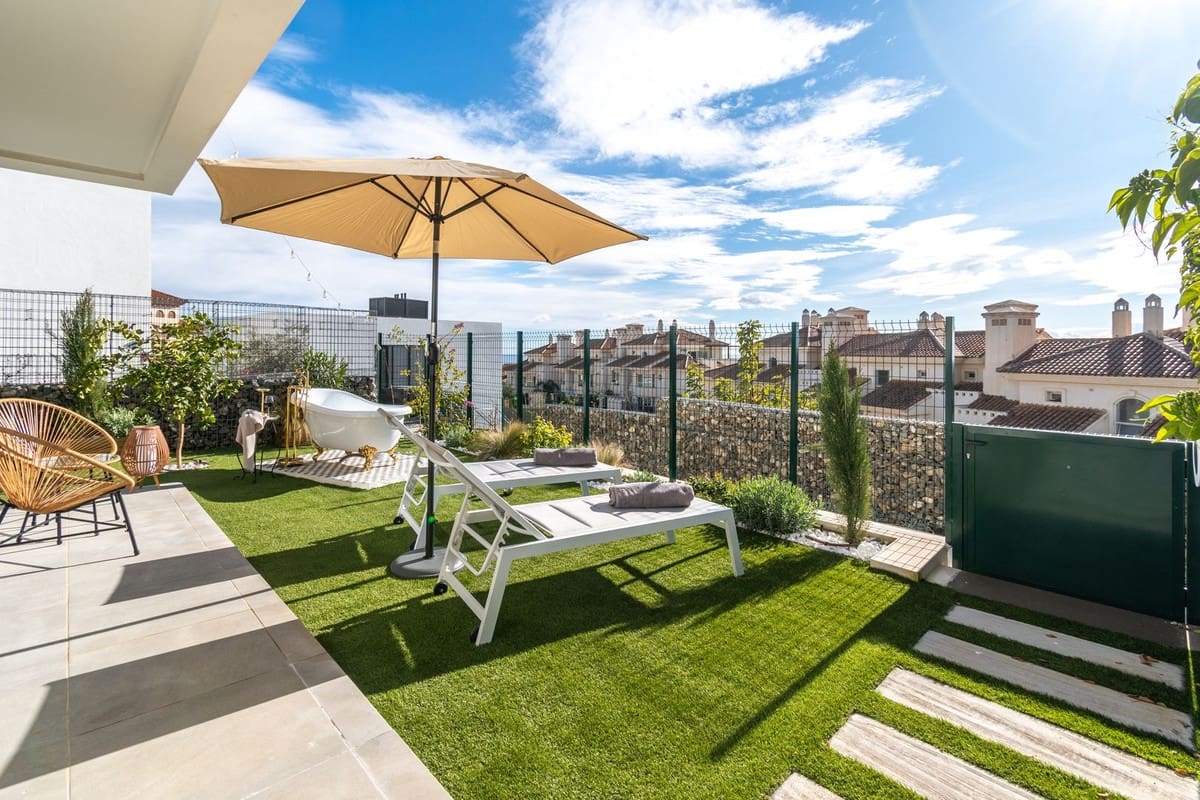 3 sypialnia Dom blizniak na sprzedaż w Riviera del Sol z basenem garażem - 795 000 € (Ref: 10156837)