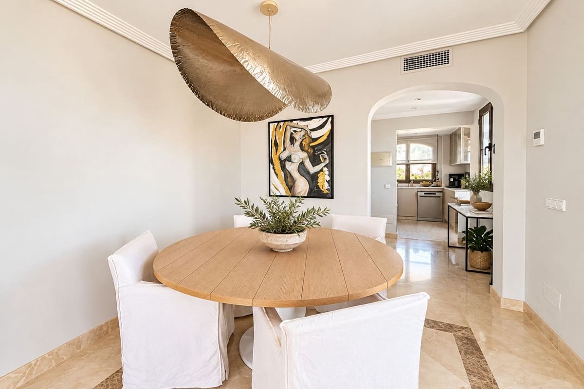 3 soveværelse Lejlighed til salg i Los Arqueros med swimmingpool garage - € 995.000 (Ref: 10160835)