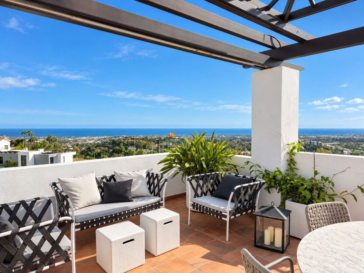 3 soveværelse Lejlighed til salg i Los Arqueros med swimmingpool garage - € 995.000 (Ref: 10160835)