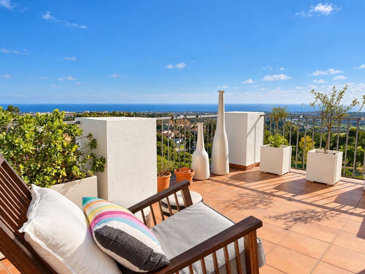 3 soveværelse Lejlighed til salg i Los Arqueros med swimmingpool garage - € 995.000 (Ref: 10160835)