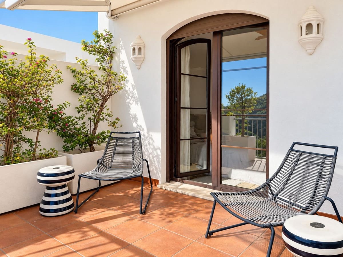 3 soveværelse Lejlighed til salg i Los Arqueros med swimmingpool garage - € 995.000 (Ref: 10160835)
